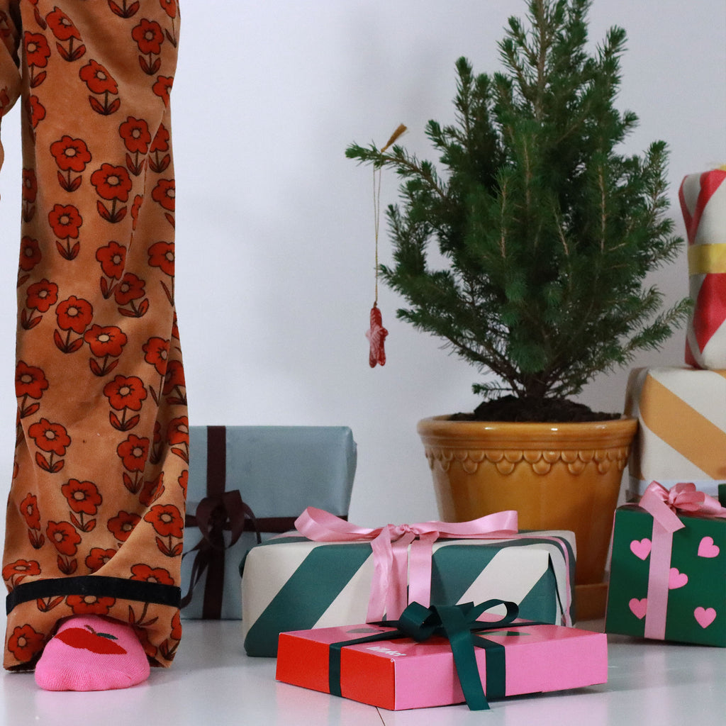 Fina paket att lägga under granen. Lägg i en strumpa och matcha med resten av familjen. Perfekta julklappen.  